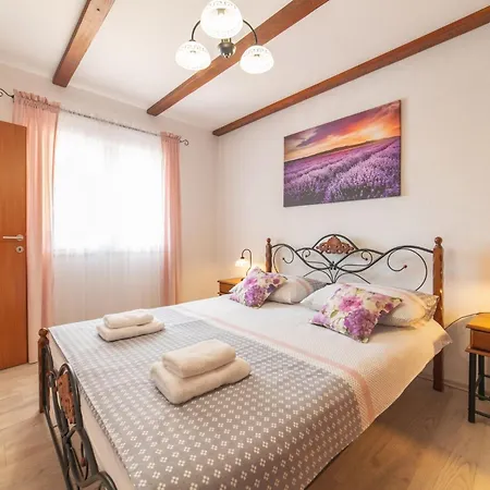 Serene Retreat With Pool - Two Bedroom * Veliki Brocanac